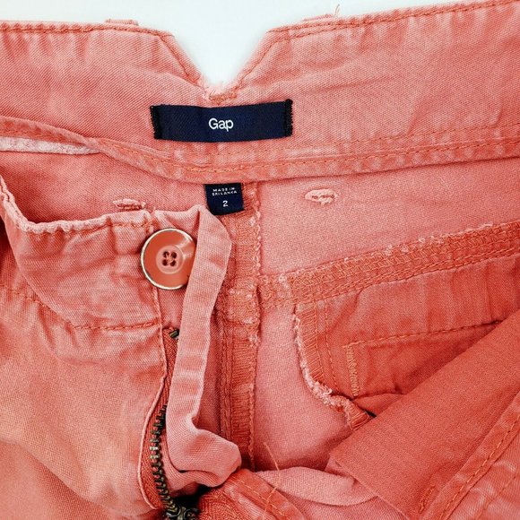 GAP Women's Cuffed Short Pants Size 2 Red … - Picture 4 of 6